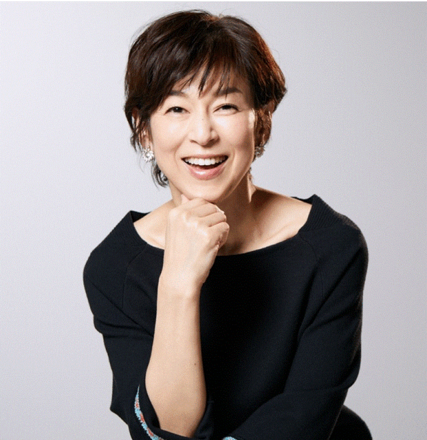 240810 鈴木保奈美さん ⑤.gif